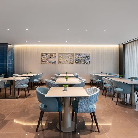 Eurostars Aliados Hotel Porto Luaran gambar The lounge at the airport
