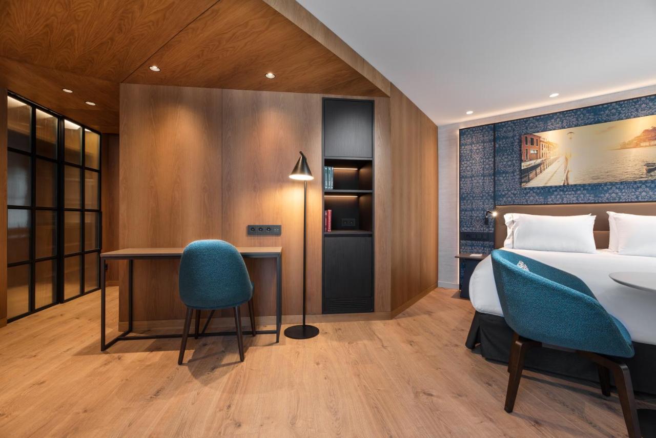 Eurostars Aliados Hotel Porto Luaran gambar A room at the hotel