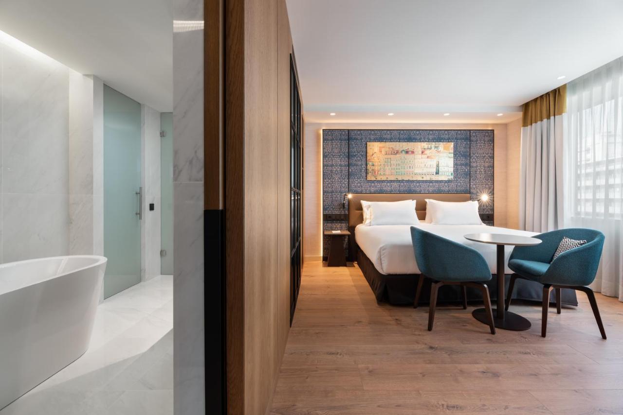 Eurostars Aliados Hotel Porto Luaran gambar A room at the hotel