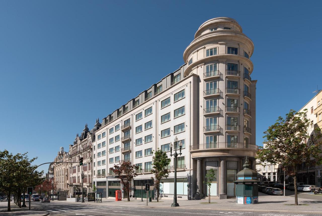 Eurostars Aliados Hotel Porto Luaran gambar The former department store, now apartments