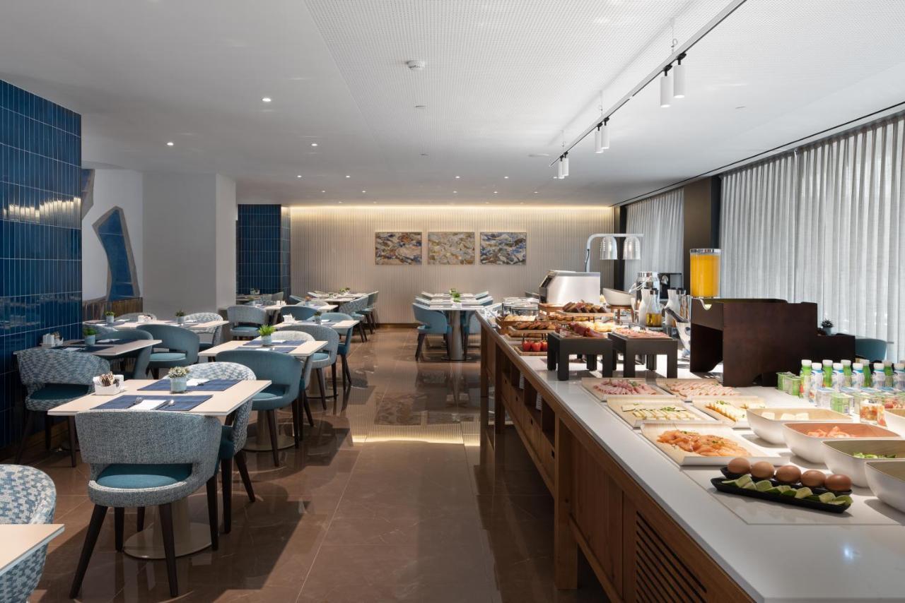Eurostars Aliados Hotel Porto Luaran gambar The lounge at the airport
