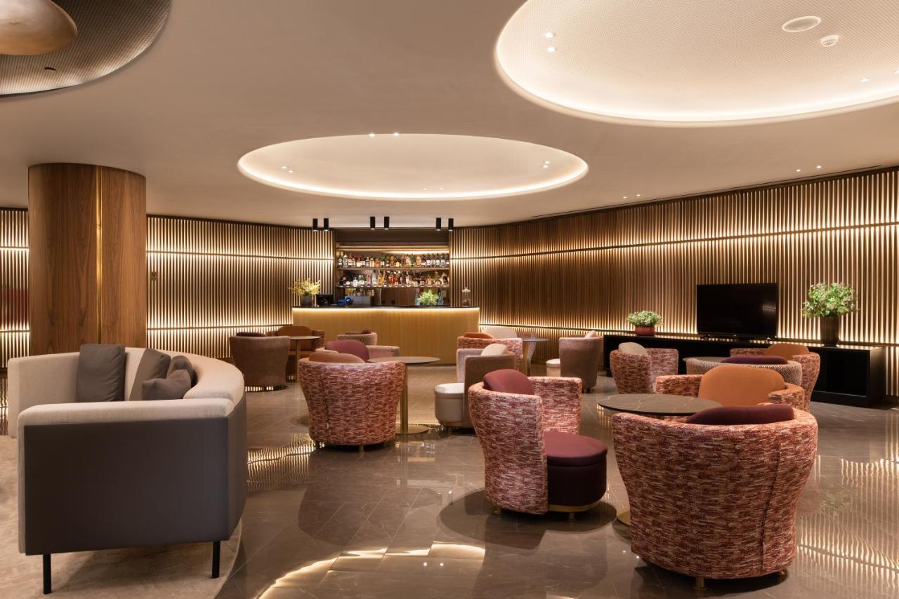 Eurostars Aliados Hotel Porto Luaran gambar The lounge at the airport