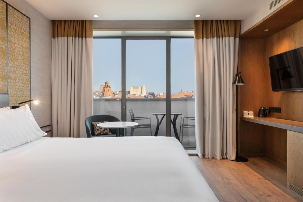 Eurostars Aliados Hotel Porto Luaran gambar Deluxe room with balcony